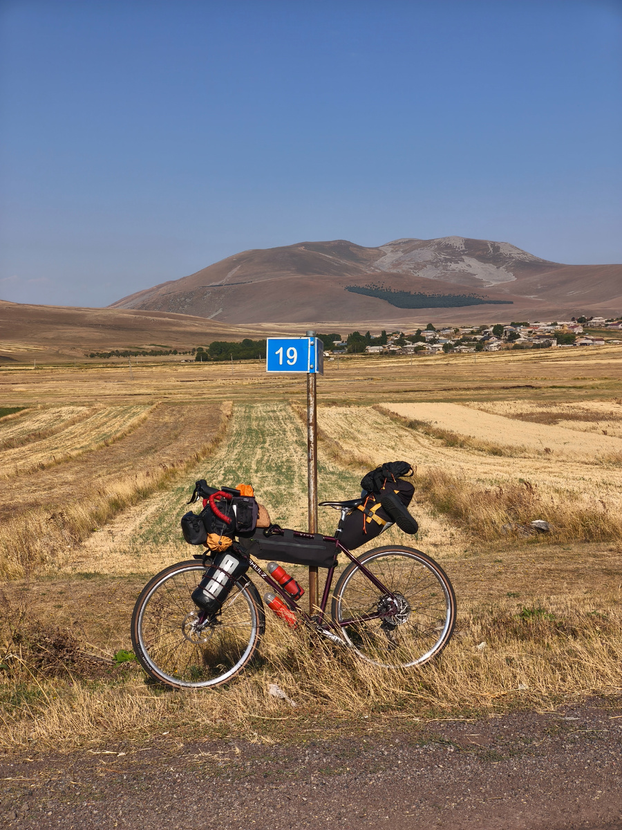 Как же лясик то не сфотать. Листайте галерею