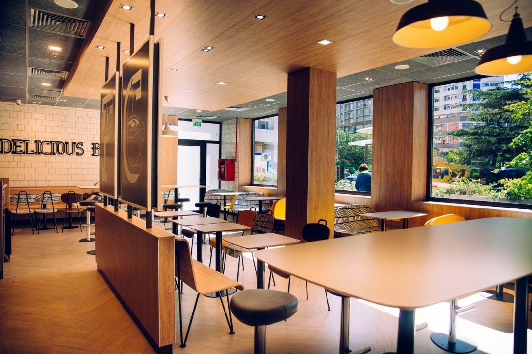 Столешницы сделаны из HPL на влагостойкой фанере. Возможны различные декоры