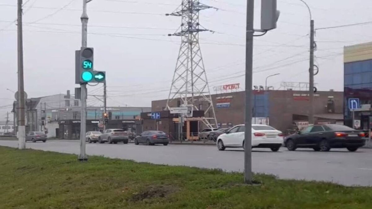    В Курске установили 8 новых «умных» светофоров на проспекте Анатолия Дериглазова