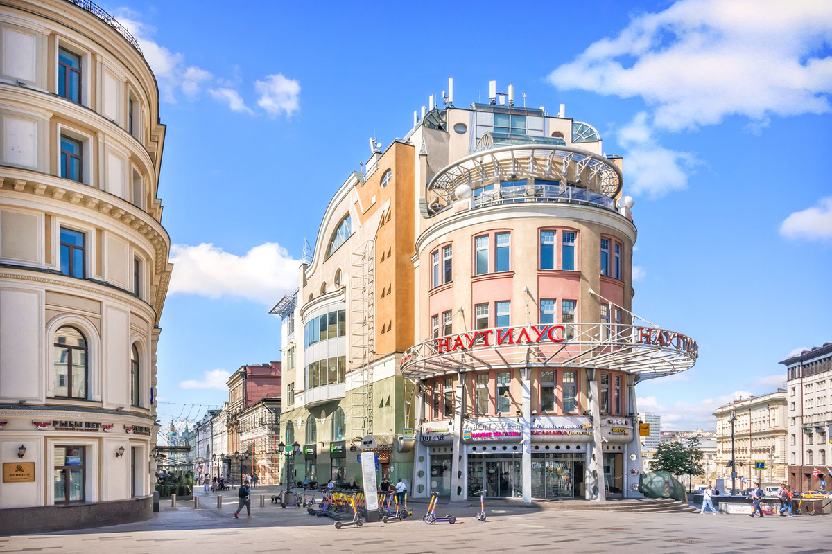    ТЦ «Наутилус» на Никольской улице, Москва