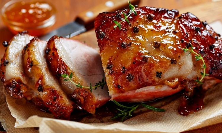 Запеченная свинина в духовке