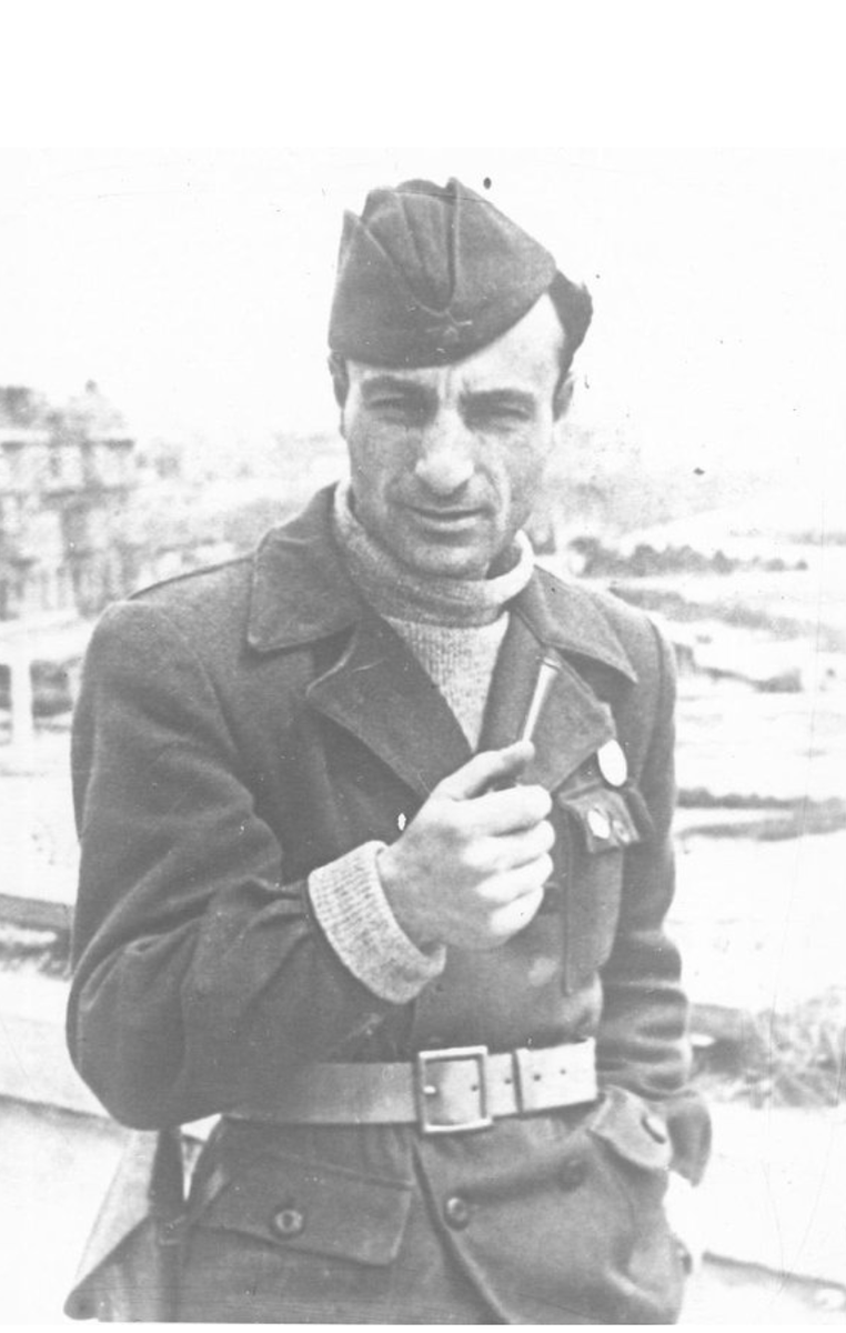 Фронтовой оператор Никита Петросов. 1942-1944 гг. Госкаталог. Федеральное государственное бюджетное учреждение культуры "Государственный центральный музей кино"
