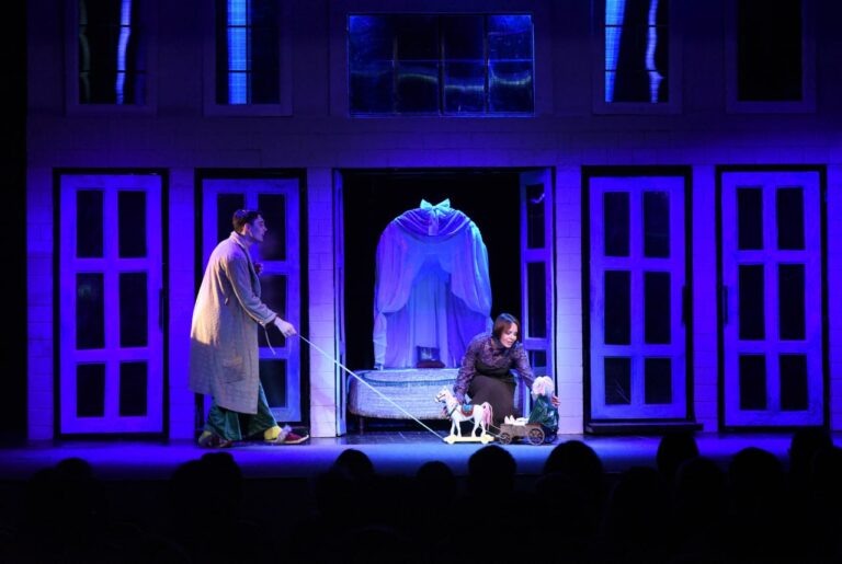    Поменялись труппами: с 12 по 15 ноября в Оренбурге и Владимире – обменные гастроли Полина Кузаева