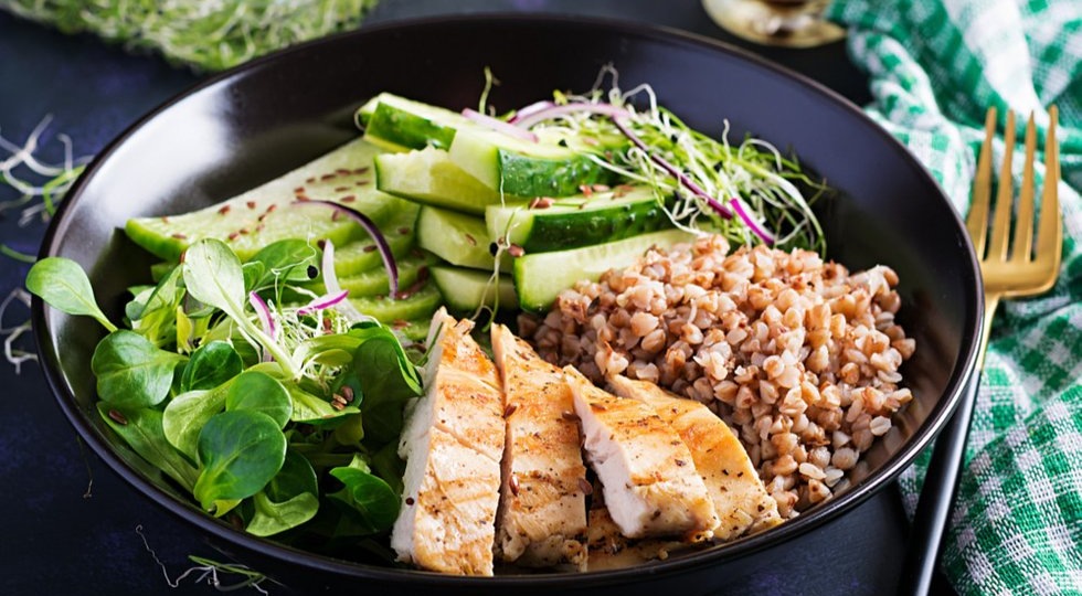 Я перестала переедать на ночь за неделю: один трюк, который