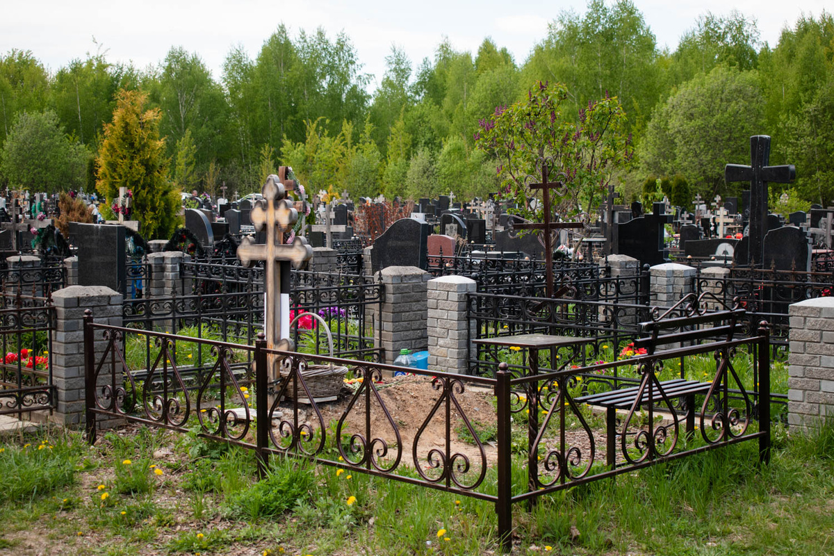 Телефон Больше-Ельинского кладбища: 89692018813