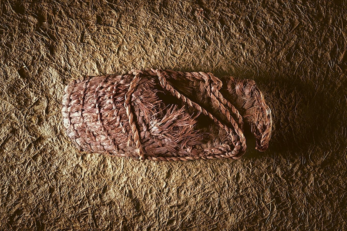 Сандалия из пещеры Форт Рок (Орегон), изготовленная 9300-10200 лет назад © Музей естественной и культурной истории Университета Орегона