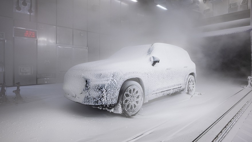    На фото: прототип Mercedes-Benz GLB второго поколения