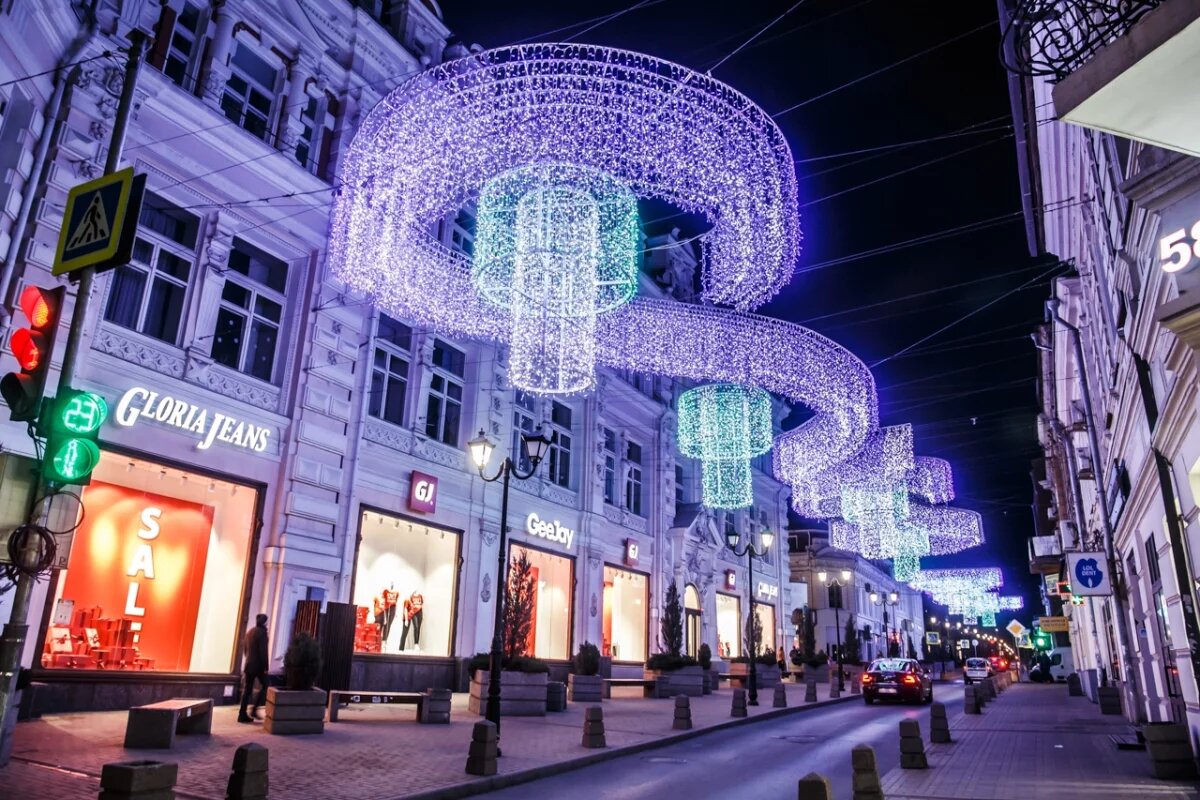    На украшение южной столицы к Новому году выделили более 15 млн рублей