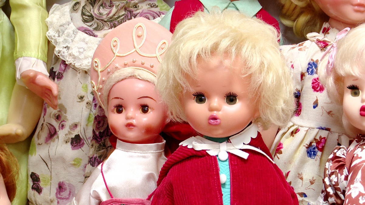Каждая кукла в коллекции -  история, рассказанная через детали и образы