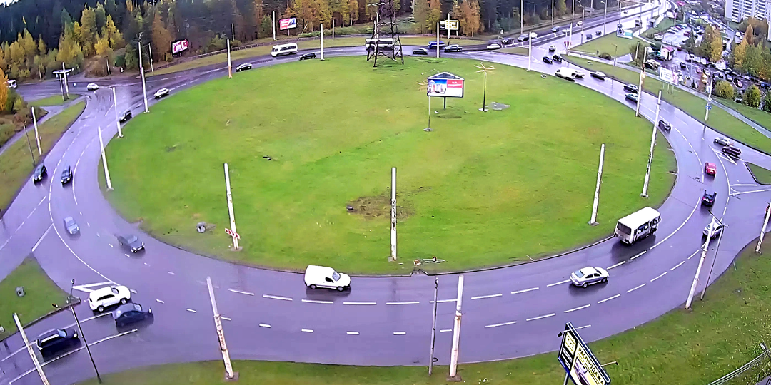 Почему 80% водителей совершают эту ошибку на кольце: разбираемся в правилах