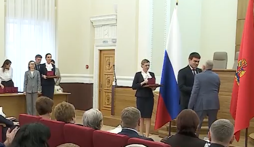     Михаил Котюков вручил государственные и краевые награды выдающимся жителям края