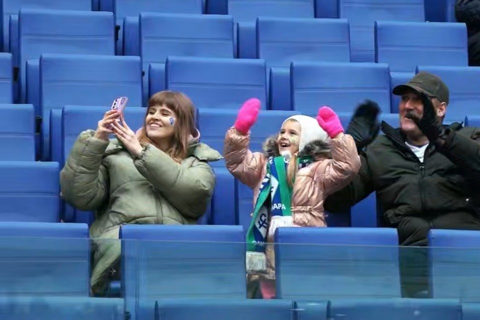    Болельщики "Крыльев советов" узнали пол малыша прямо на стадионе фото: ПФК "Крылья Советов"