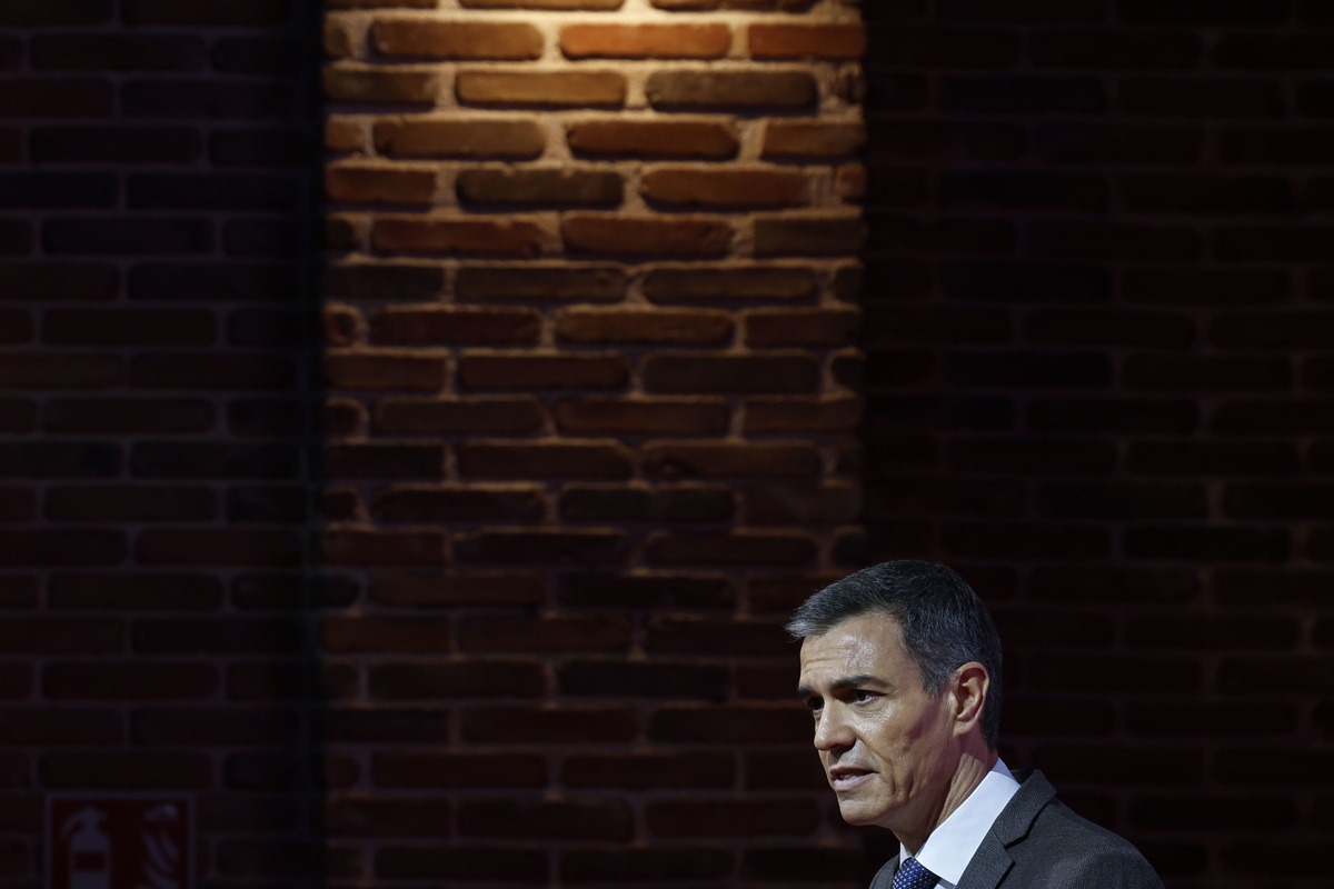    Испанский премьер выступил с резкой критикой политики НАТО