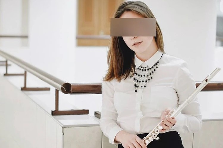 Лиза с детства играет на флейте. Фото: СОЦСЕТИ