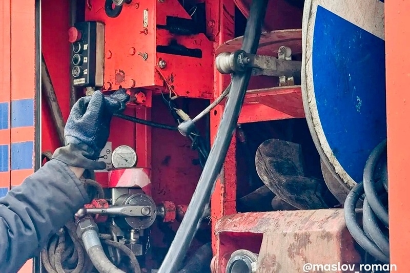    Об этом сообщил мэр Роман Маслов. Сейчас каналопромывочная машина "Водоканала" работает у школы № 14 на Городецкой, 20