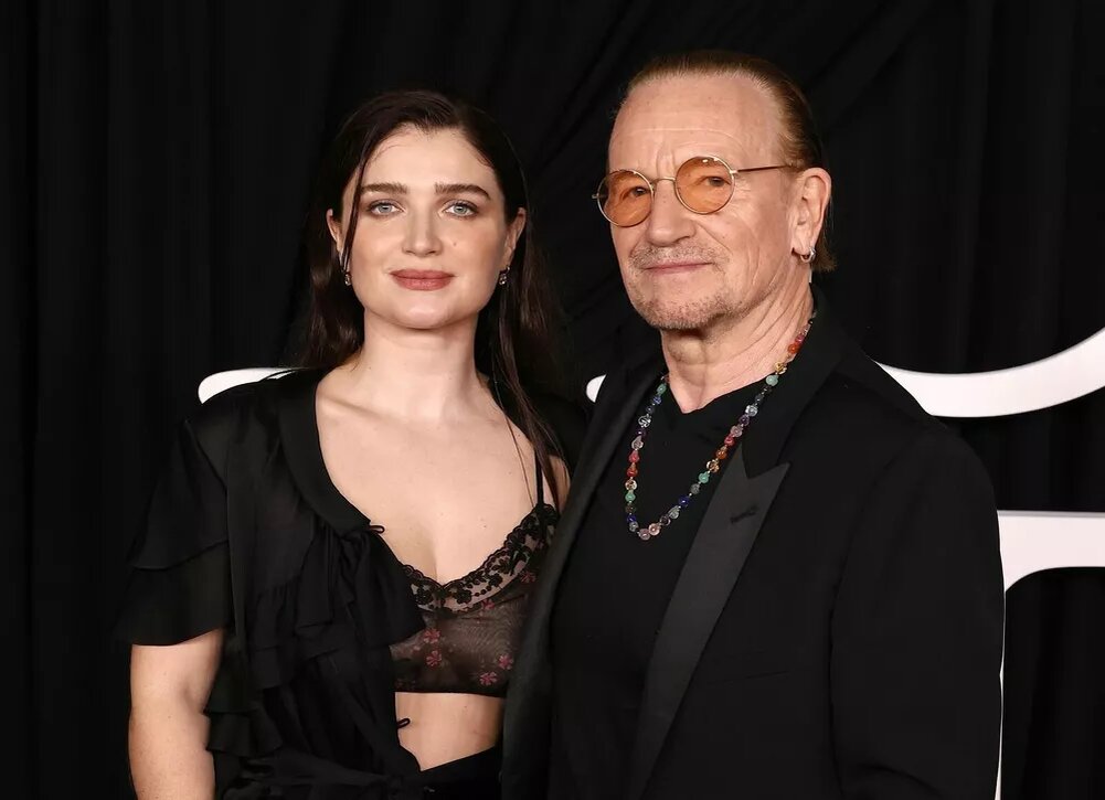    Редкий выход: Боно появился на кинопремьере с 34-летней дочерью