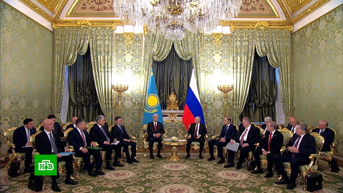    Путин принял приглашение посетить Казахстан в 2026 году