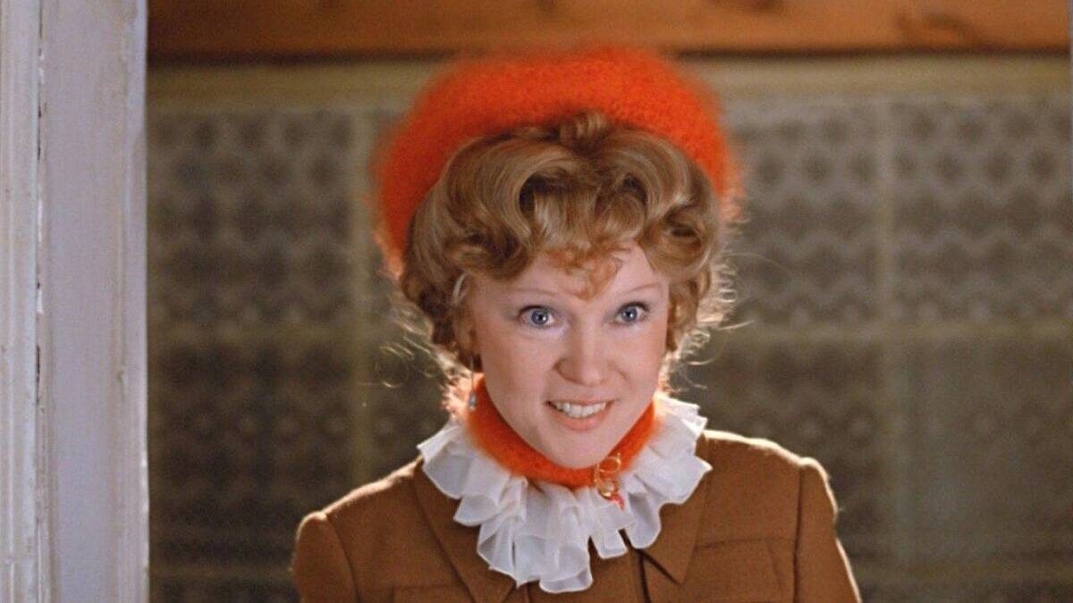 Кадр из фильма «Любовь и голуби», 1984