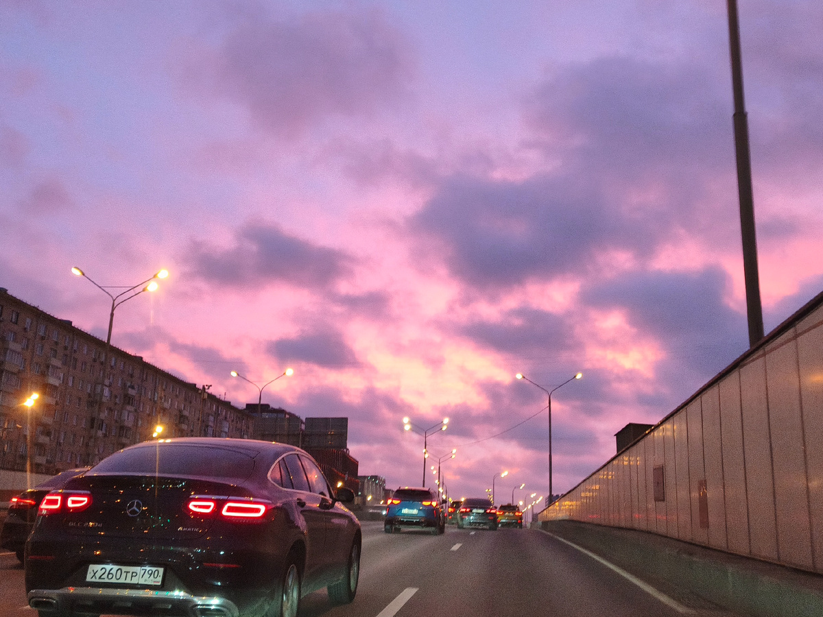 Такой сегодня был рассвет. Черничное варенье!