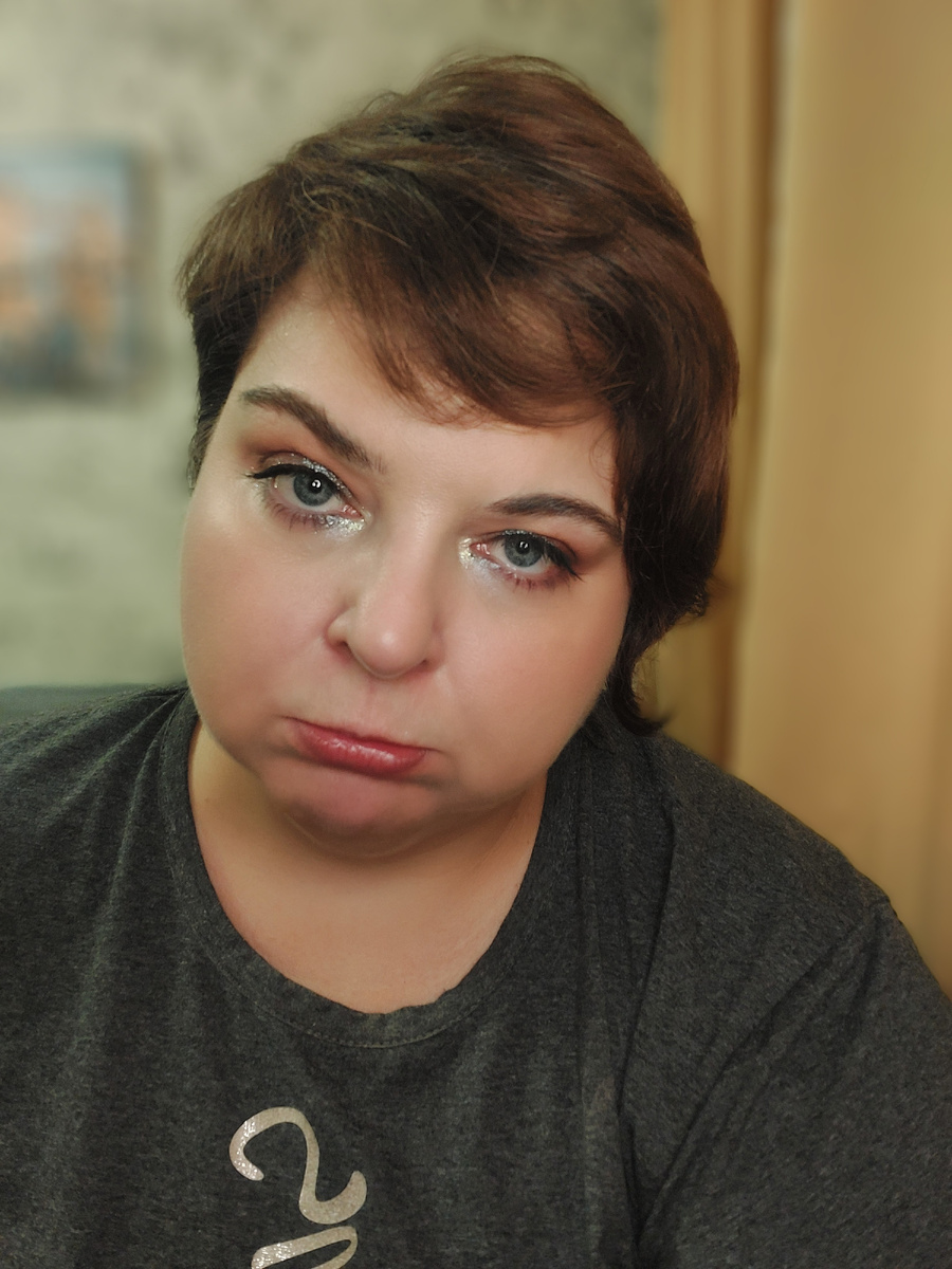 Скорчила рожицу,  чтобы посмеялись вы❤️