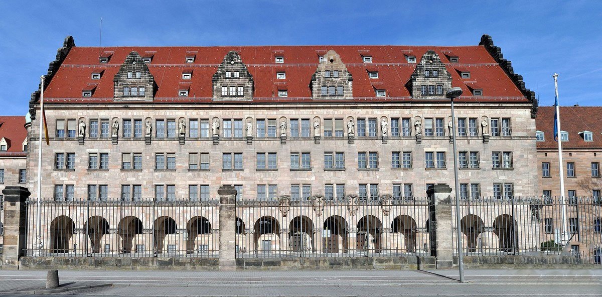 Дом, где судили нацистов - Дворец правосудия. Сегодня там размещаются апелляционный и окружной суды. Фото из открытых источников.