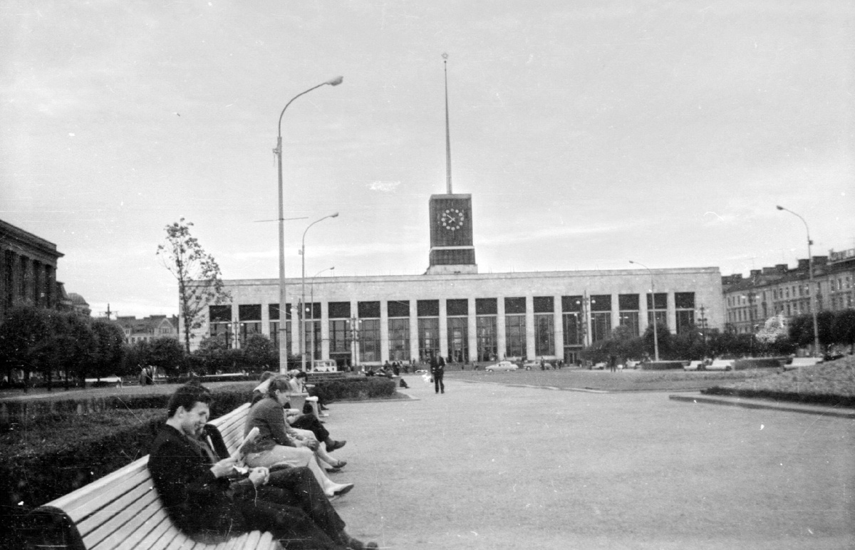 Площадь Ленина, вид на Финляндский вокзал. 1968 год