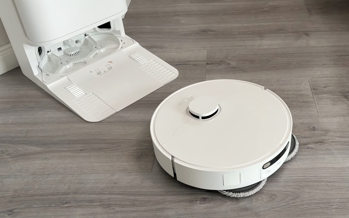 Робот-пылесос со станцией самоочистки