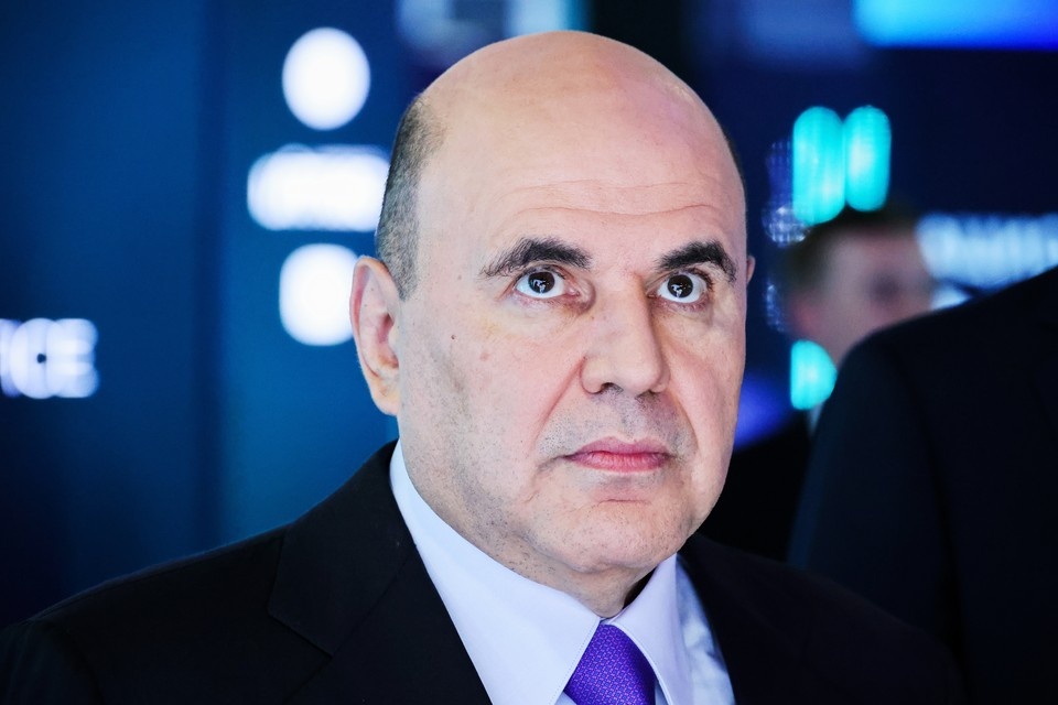    Премьер-министр России Михаил Мишустин во время осмотра выставки в рамках форума информационных технологий "Цифровые решения" в Национальном центре "Россия". Фото: Евгений Мессман/ТАСС.