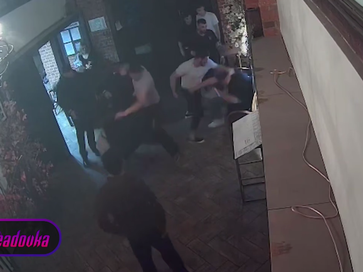    Фрагмент с избиением баскетболиста московского "ЦСКА-Юниор" Владимира Ершова в Раменском © Фото : Readovka