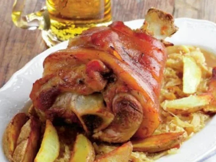 Свиная рулька в пиве: Мягкая, Ароматная и С Румяной Корочкой