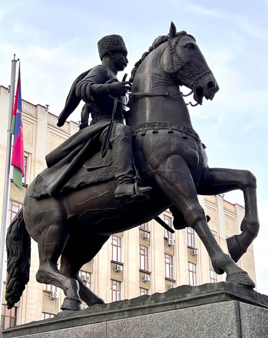Памятник Кубанскому казачеству в Краснодаре. Фото автора канала
