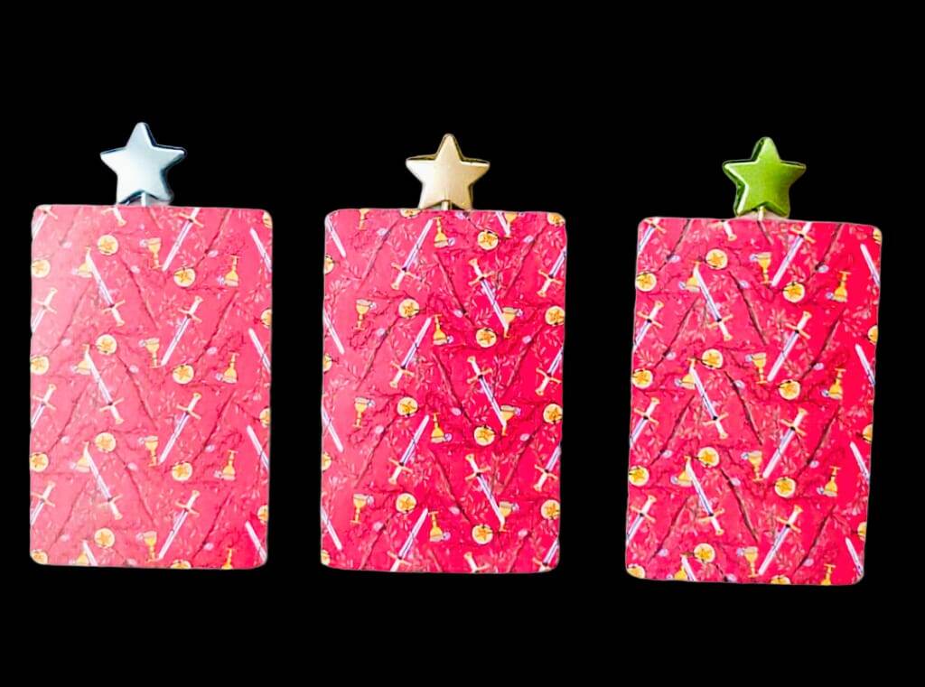 НЕОБХОДИМО СОСРЕДОТОЧИТЬСЯ И ВЫБРАТЬ КАРТУ 🔜