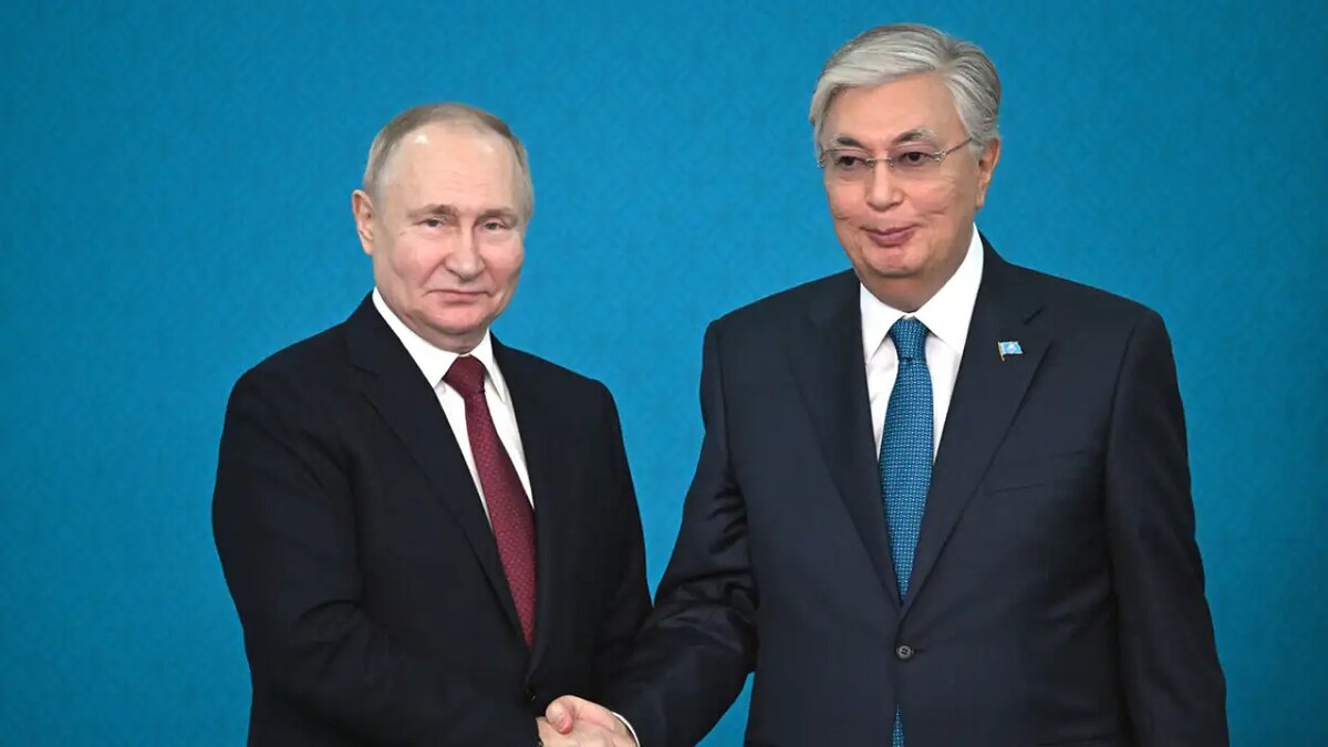    Президенты России и Казахстана Владимир Путин и Касым-Жомарт Токаев. Администрация президента РФ