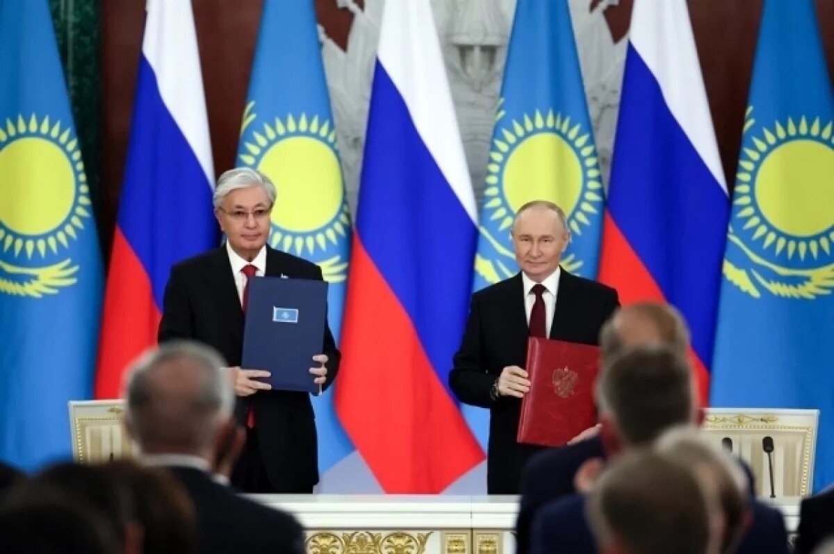    Владимир Путин и Касым-Жомарт Токаев.