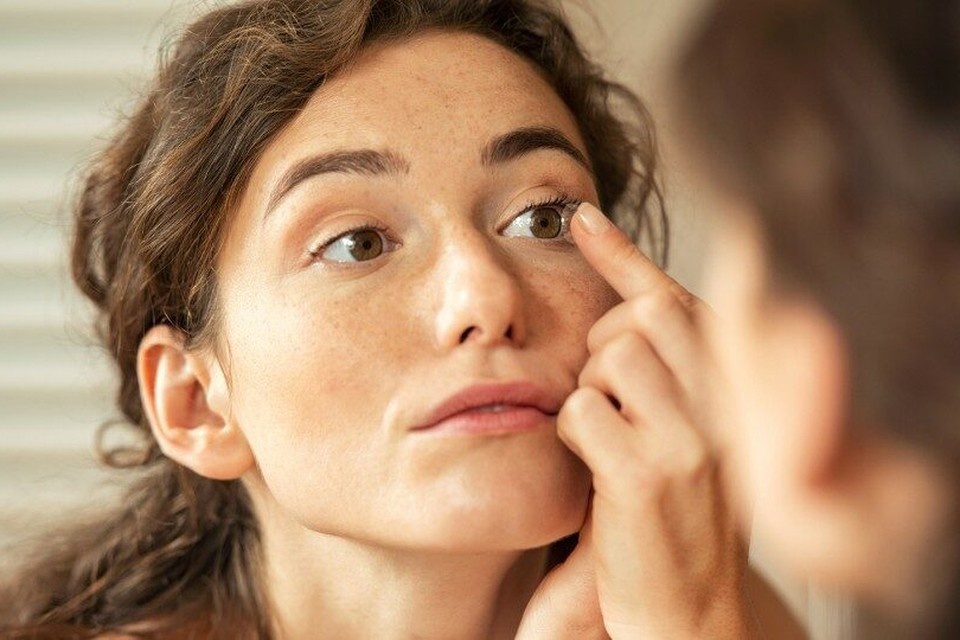    Однодневные линзы являются самым безопасным вариантом для активного образа жизни. Фото: Ground Picture / Shutterstock / Fotodom