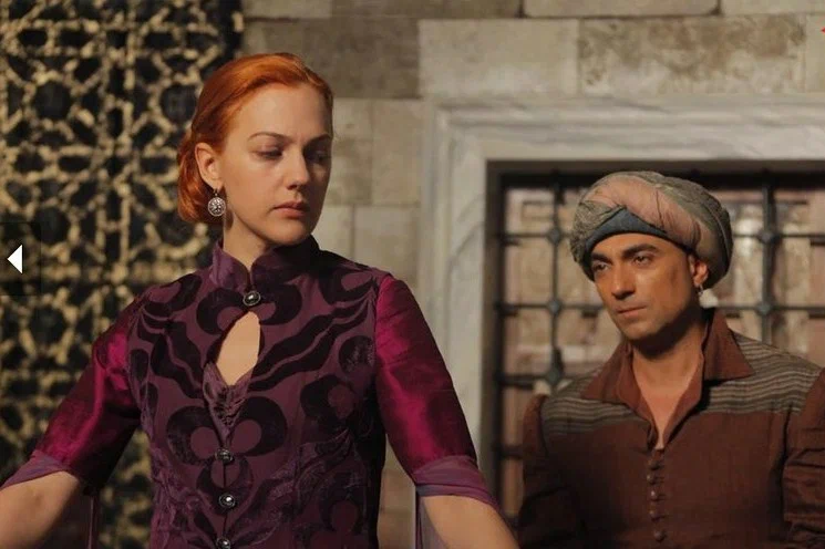 Сюмбюль сдал Хюррем Ибрагиму. Хюррем и художник Лука