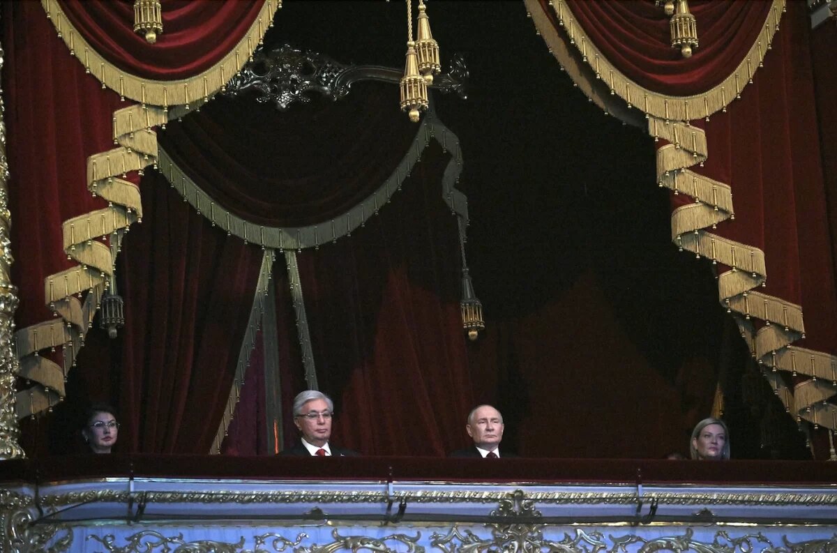    Путин и Токаев посетили гала-концерт в Большом театре