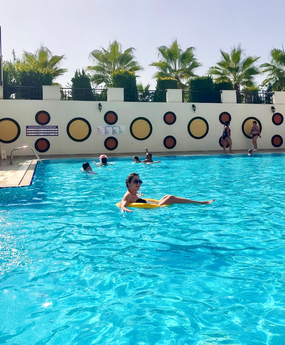 Турецкие отели на "все включено" давно покорили российских туристов и снижать обороты не планируют