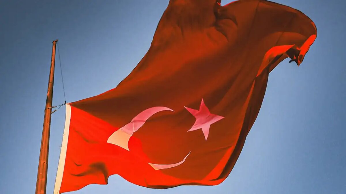    Флаг Турции. © unsplash.com / Burak Donertas