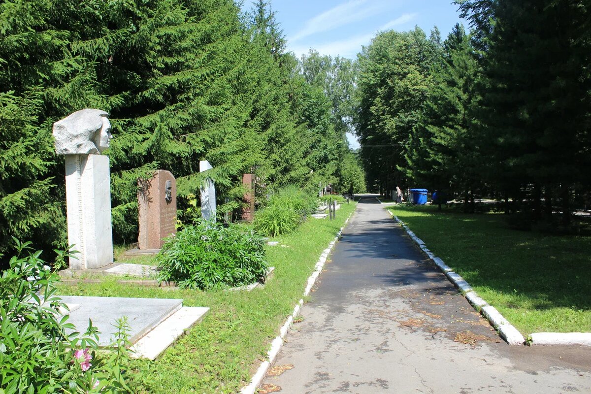 Телефон кладбища № 1: 89692018809