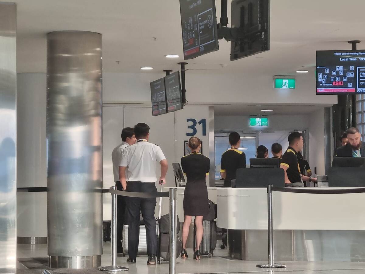 первым заходит экипаж, Сидней 