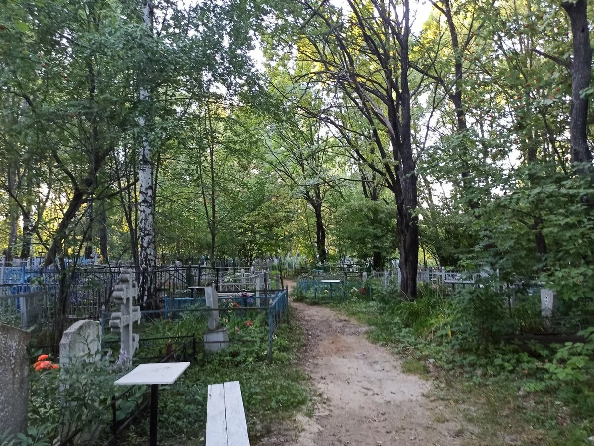 Телефон кладбища № 9: 89692018809