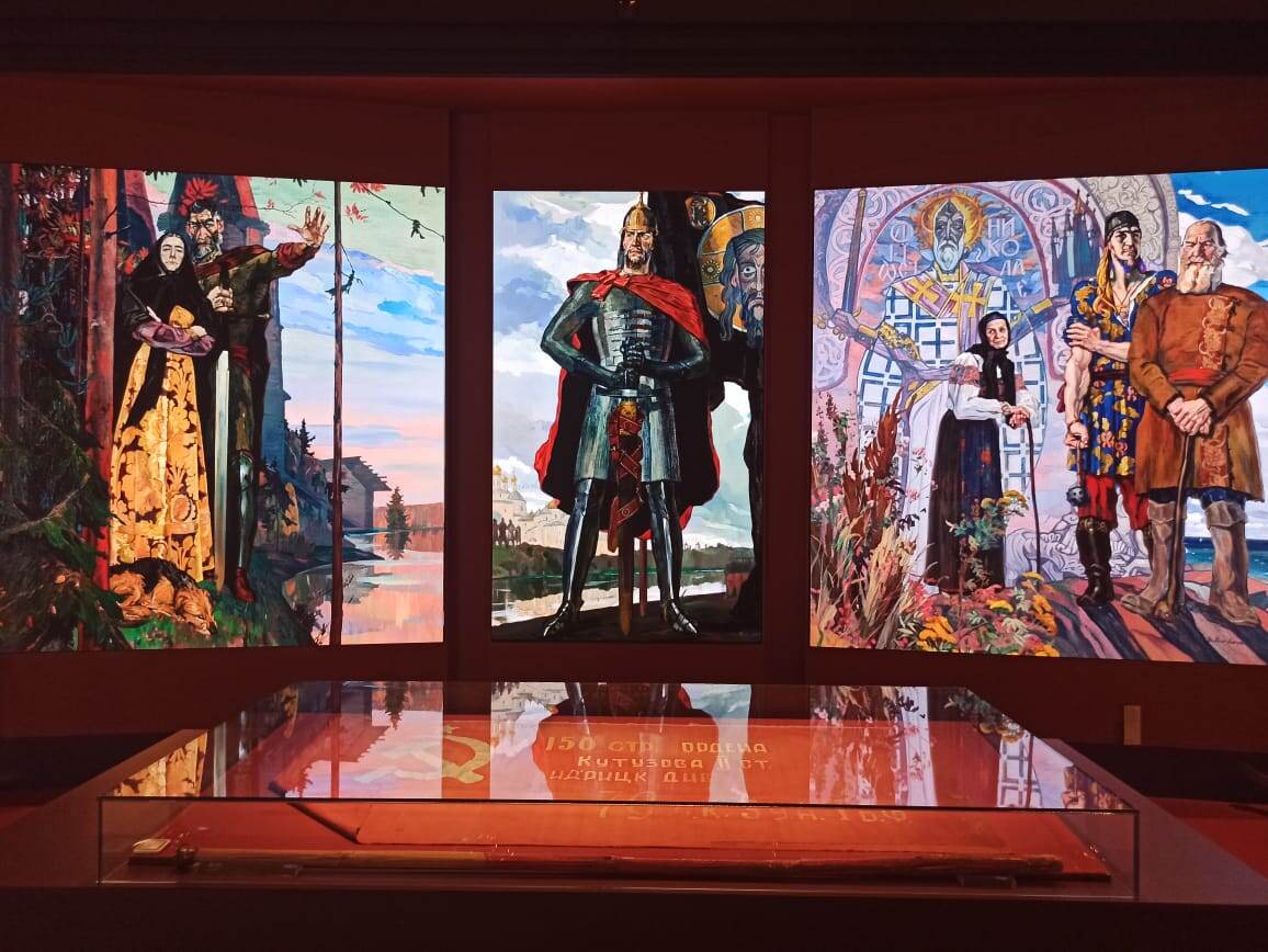 На авторской фотографии представлено подлинное знамя Русской победы в ВОВ 1945 года.