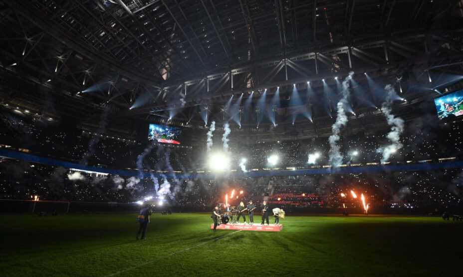    На матчах сборной России РФС умеет делать шоу. Алексей Батраков становится лидером сборной России. Фото: Алексей Булатов, КП-Санкт-Петербург