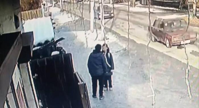 В Тыве педофил кинулся на школьницу с поцелуями прямо на улице