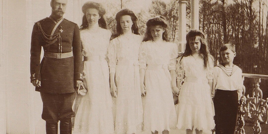 Существует ли сейчас династия рода Романовых и где живут их потомки?