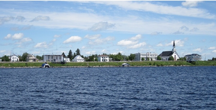 Фото из открытых источников (на берегу озера Сен-Жан в наши дни)