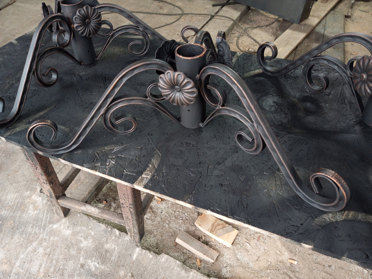 "Кованная" Подставка под новогоднюю ель 