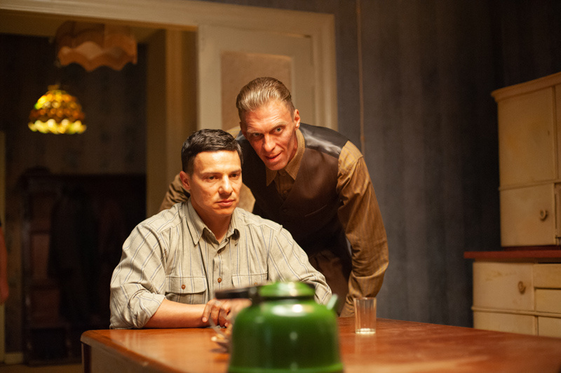 Военная драма «Врага у ворот»