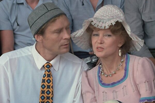    Кадр из фильма «Любовь и голуби». Фото: kinoteatr.ru